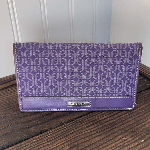 Vintage Fossil Purple Patterned Bifold Wallet - Picture 1 of 4
